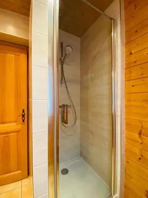 Salle de bains dans l'établissement Chalet Myrtille
