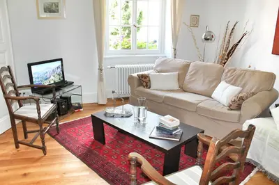 Télévision ou salle de divertissement dans l'établissement La Maison des Fontaines d'Alsace
