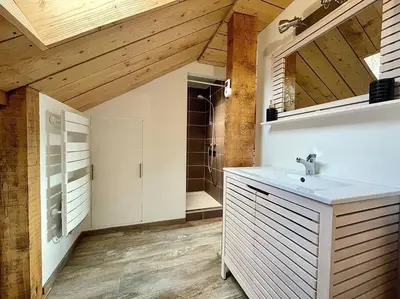 Salle de bains dans l'établissement Au Cocon du Haut Pergé