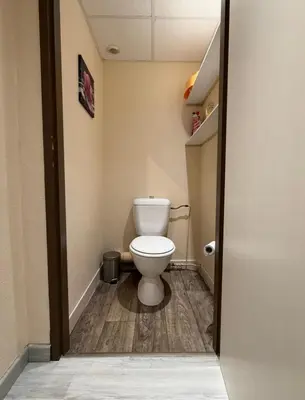 Salle de bains dans l'établissement Appartement La Vanne Confortable et équipé