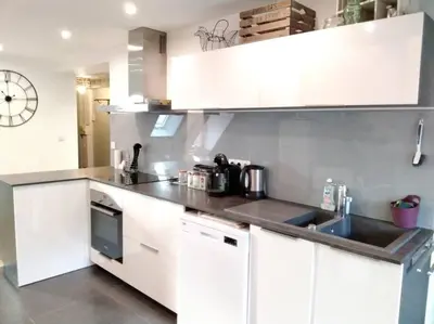 Cuisine ou kitchenette dans l'établissement Les Toits d'Hélène