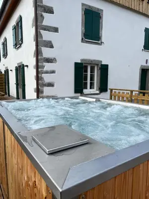 Piscine de l'établissement La ferme de la Rayée 1869 ou située à proximité