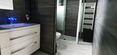 Salle de bains dans l'établissement AU PETIT CANAL DE COLMAR 1