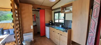 Cuisine ou kitchenette dans l'établissement Camping Onlycamp Vauban