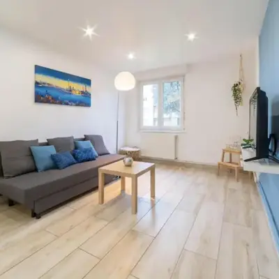 JUST FOR YOU - Balcon - Parking - Calme- Fibre - RELAX BNB