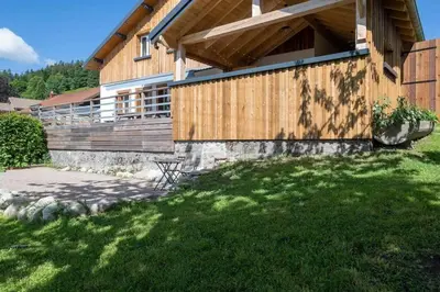 Jardin de l'établissement La Chaume des Xettes / 10-14 pers SPA - Vue Lac