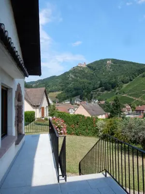 Vue générale sur la montagne ou vue sur la montagne depuis la maison de vacances