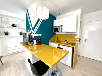 Cuisine ou kitchenette dans l'établissement Color Studio - Proche Gare - 2P