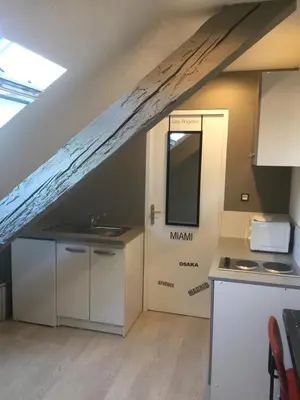 Cuisine ou kitchenette dans l'établissement Studio moderne, étage 3, avec literie de qualité prémium