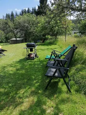Jardin de l'établissement Maison charmante dans le village de Taintrux avec jardin