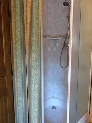 Salle de bains dans l'établissement La Scierie