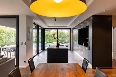 Coin salon dans l'établissement La Sublime villa avec piscine