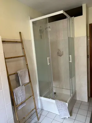 Salle de bains dans l'établissement Le petit coin des oliviers