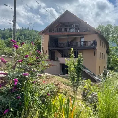CHEZ ESTER