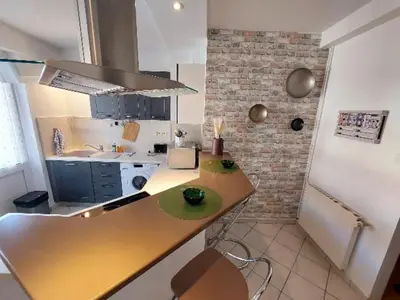 Cuisine ou kitchenette dans l'établissement Le Turenne, centre-ville Belfort