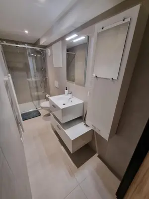 Salle de bains dans l'établissement Résidence cosy et moderne