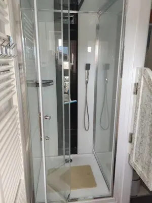 Salle de bains dans l'établissement le Cozy Nest