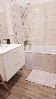 Salle de bains dans l'établissement Le Cosy des Marronniers - 6 Pers