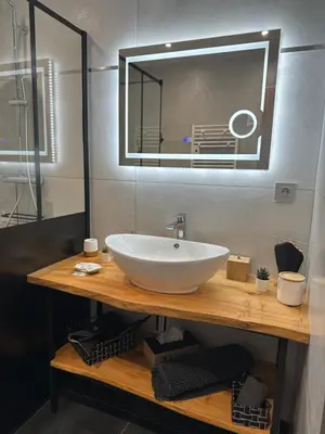 Salle de bains dans l'établissement la ruche Bel appartement avec terrasse, magnifique vue , 2 spa