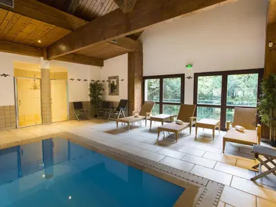 Piscine de l'établissement Gîte Alsacien : Terrasse, Sauna Privé, Accès Piscine et Bien-être, Proche Colmar et Route des Vins - FR-1-744-16 ou située à proximité