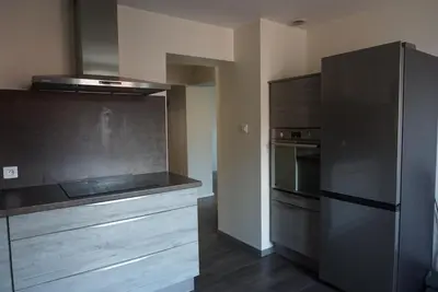Cuisine ou kitchenette dans l'établissement L'Aubach - appartement spacieux - au pied du vignoble - parking gratuit