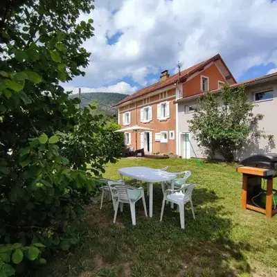 Gîte cosy avec avec jardin et parking privatifs - Hautes Vosges