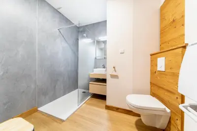 Salle de bains dans l'établissement Au Petit Lion, Colmar centre Garage gratuit
