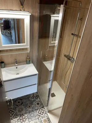 Salle de bains dans l'établissement Cocon des chaumes