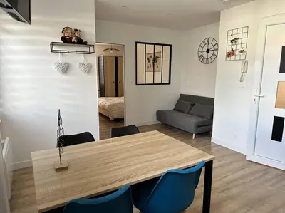 Coin salon dans l'établissement Gîte le Lamala