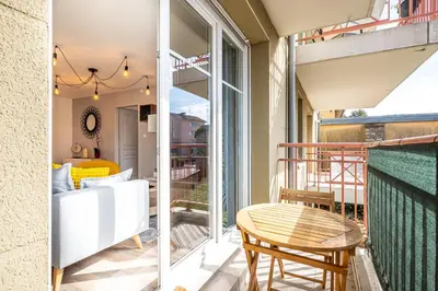 Balcon ou terrasse dans l'établissement Le 24-GregIMMO-Appart'Hôtel