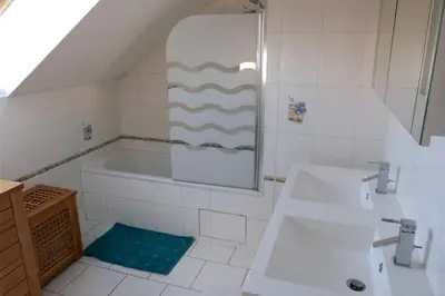 Salle de bains dans l'établissement le Loft de Gérardmer - Cozy et spacieux