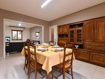 Cuisine ou kitchenette dans l'établissement Maison Alsacienne Confortable près de Colmar - Jardin, Parking, Équipements Bébé - FR-1-744-40