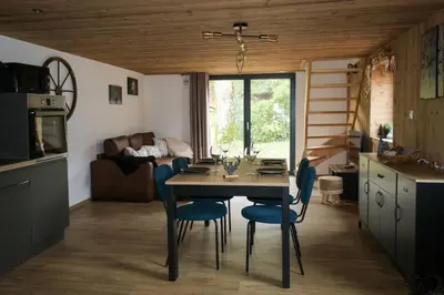 Cuisine ou kitchenette dans l'établissement Gite de la Ravanne/Le petit nid