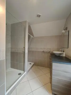 Salle de bains dans l'établissement La Maison Rose - La Bresse