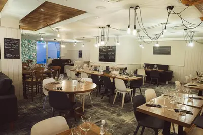 Restaurant ou autre lieu de restauration dans l'établissement Appart' du Trident