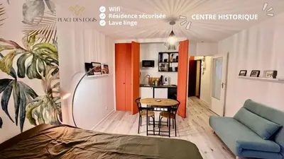 Coin salon dans l'établissement Charmant studio en vieille Ville de Belfort