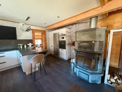 Cuisine ou kitchenette dans l'établissement Les Brimbelles, détente & spa, au cœur des Vosges