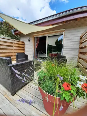 Jardin de l'établissement Au Cœur des Lacs - Chambres d'hôtes