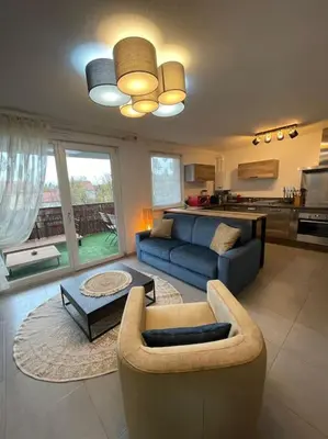 Cuisine ou kitchenette dans l'établissement Appartement - Note Boisée - Terrasse & Parking