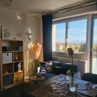 Vue générale sur la montagne ou vue sur la montagne depuis l'appartement