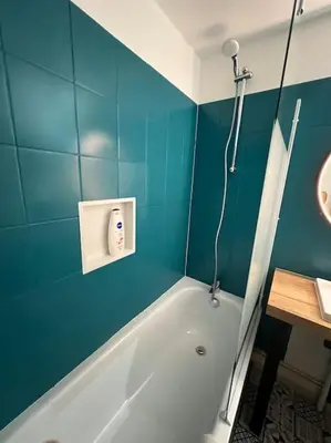 Salle de bains dans l'établissement O' Chênes Rouges GERARDMER - 4-6 pers avec terrasse vue lac et montagne