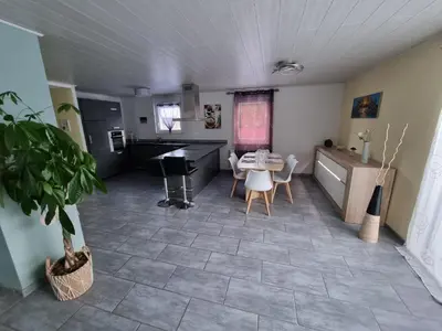 Coin salon dans l'établissement Le gîte de Cléo, maison spacieuse et paisible.