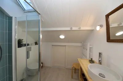 Salle de bains dans l'établissement Duplex Fa7 - Duplex éco-rénové