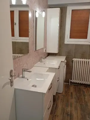 Salle de bains dans l'établissement Le HOUX