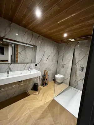 Salle de bains dans l'établissement Chalet PRALIN