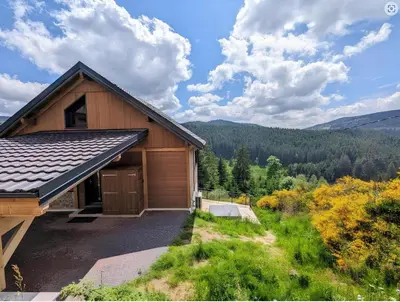 Vue générale sur la montagne ou vue sur la montagne depuis la maison de vacances