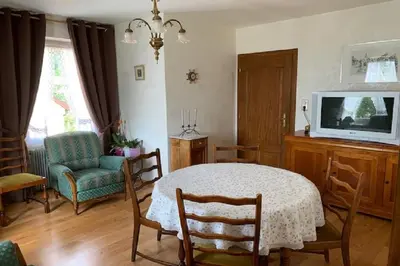 Coin salon dans l'établissement ALSACE GITE 5 PERSONNES - 3 CHAMBRES - 2 SDB