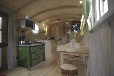 Cuisine ou kitchenette dans l'établissement ROULOTTE DU PERE NOEL