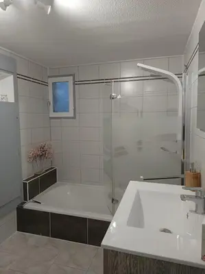 Salle de bains dans l'établissement Gîte Chez l'Oncle Paul