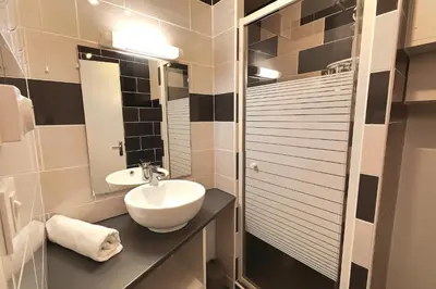 Salle de bains dans l'établissement L'Ourson Randonneur - Station de ski à 600m